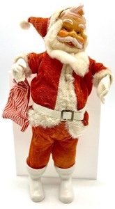 lot 18 image: Vintage Jolly Santas - Japan