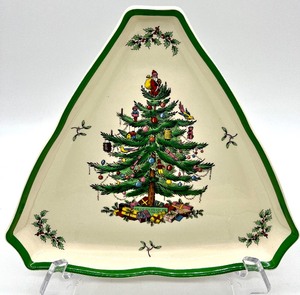 lot 27 image: Vintage SPODE ENGLAND Christmas Tree Green Trim Triangle Tray  Dish and Plate