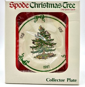 lot 35 image: Vintage SPODE ENGLAND Christmas Tree 1994  1997 Plates, Mug and Windsor Cream Jug  Pitcher