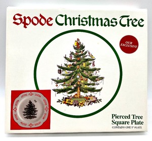 lot 37 image: Vintage SPODE ENGLAND Christmas Tree Pierced Tree Square 9 Plate in Box, Annual Collector Plate in Box & Casserole Stand Sealed in Box