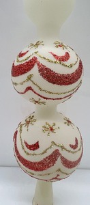 lot 365 image: Vintage Glass Tree Topper