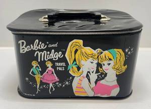 lot 25 image: 1963 Barbie & Midge Travel Pals Carrying Case