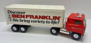 lot 60 image: Vintage Ertl Ben Franklin Semi Tractor & Trailer Pressed Steel Delivery Truck (VERY CLEAN)