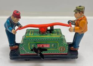lot 67 image: Vintage 1950s Railroad Hand Car Made In Japan Key Wind (WORKS) 5 12