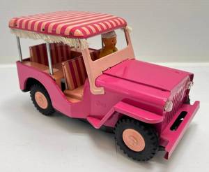 lot 93 image: Rare Vintage ATC Brand Made In Japan Tin Battery Operated Jeep Surrey 10 (VERY CLEAN)