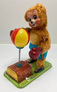 lot 96 image: Vintage RARE 1950s Tin Litho Battery Operated Teddy The Champ Boxer (VERY CLEAN) 10