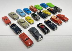 lot 115 image: Vintage Miniature Marx Brand Plastic Cars Grey Wheels & More (GREAT FOR HO TRAIN SETS)