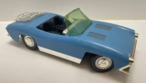 lot 126 image: RARE Vintage Penny Brite Doll Travel Car Battery Operated (VERY CLEAN) Missing Suitcase & Windshield Wavy (WORKS)