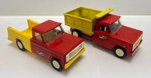 lot 127 image: Vintage 1960s Structo Pressed Steel Pickup Trucks (VERY CLEAN) 1 Missing Tailgate
