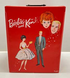 lot 133 image: 1963 Mattel Barbie & Ken Carrying Case Nice Condition (Handle Broke)