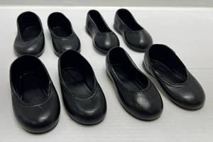 lot 159 image: 1950s-60s Vinyl Doll Shoes 5 14 x 2