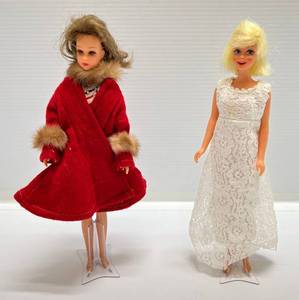 lot 170 image: 1966 Twist & Turn Barbies