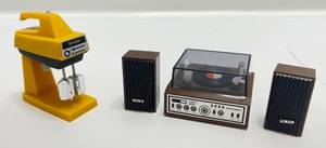 lot 182 image: 1960s-70s Barbie Wind Up Mixer & Record Player With Speakers
