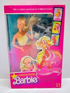 lot 189 image: 1977 Mattel Fashion Photo Barbie NIB (Camera Loose In Box)