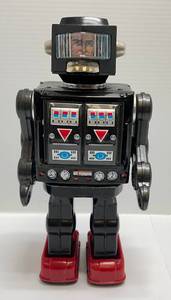 lot 195 image: 1960s Vintage Horikawa Rotate O Matic SUPER ASTRONAUT Tin Toy ROBOT Battery Operated (Battery Terminal Cracked And Loose)