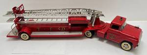 lot 218 image: 1950s60s Tonka No. 5 Hydraulic T-F-D Fire Truck (VERY CLEAN)