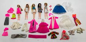 lot 231 image: 1970s Topper Dawn Dolls With Clothes (VERY COOL) Some Have Blue At Knee Joints