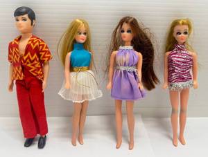 lot 262 image: 1970s Topper Dawn Dolls & Gary Dawns Boyfriend In Original Outfit (Very Clean) Some Have Blue At Knee Joints