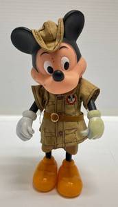 lot 290 image: 1950s Safari Mickey 9