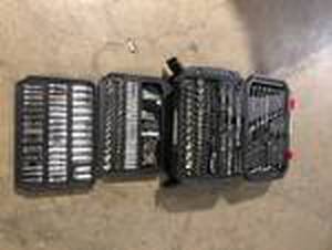 Husky Mechanics Tool Set (290-Piece)  Customer Returns See Pictures