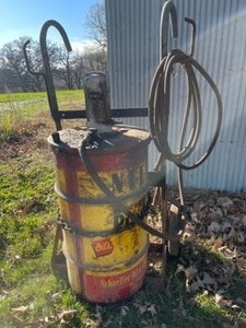 Nitro heavy duty grease gun and cart with barrel