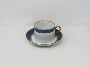 lot 1 image: Lot of 6 Porcelain cups and saucers  Renaissance  Fitz and Floyd