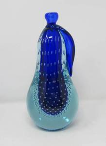 lot 14 image: MCM Glass Apple & Pear  Murano Italy  paperweight bookends