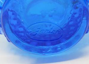 lot 176 image: Fenton hobnail Glass vase with crimped rim