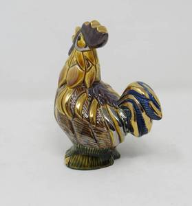 lot 64 image: Handmade Rooster Figurine  Artesaria Rinconada Ceramic, signed  gold & Platinum