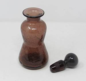 lot 156 image: Art glass crackle amythst Glass Decanter with top  handblown with pontil mark
