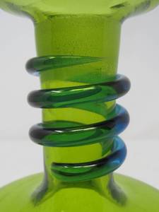 lot 174 image: Art Glass Vase  Blenko