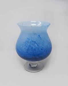 lot 44 image: large 10.5 tall Blue footed art glass vase