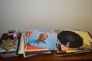 lot 7 image: Collection of Assorted Vintage Records and CDs, Open Pack of Blank Cassette Tapes