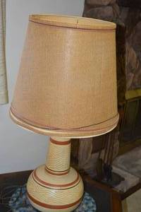 lot 11 image: Vintage Decorative Table Lamp