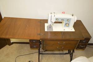 lot 14 image: Vintage Folding Sewing Machine Table with PartsKit