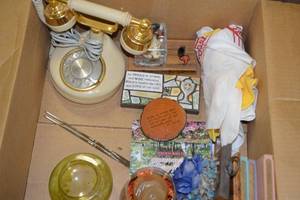 lot 27 image: Box of Assorted Vintage Decor - See Pictures