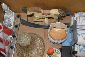 lot 28 image: Box of Assorted Vintage Decor - See Pictures