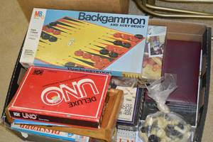 lot 29 image: Box of Assorted Vintage Board and Card Games - See Pictures