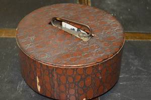 lot 32 image: Vintage Poker Set - Incomplete