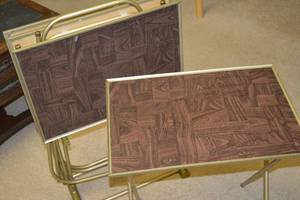 lot 44 image: Set of 4 Vintage TV Trays