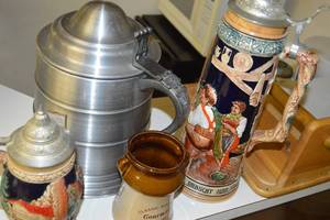 lot 101 image: Beer Steins and Towel Rack