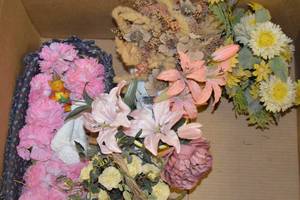lot 102 image: Assorted Fake Flower Decor