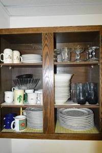 lot 107 image: Contents of Cabinet - See Pictures