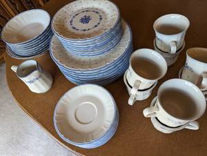 lot 52 image: Renaissance Stoneware Blue China Set