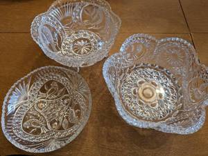 lot 54 image: Glass Decorations