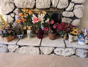 lot 58 image: 8 Flower Sets - See Pictures