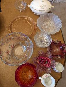 lot 61 image: Glass Decorations Collection