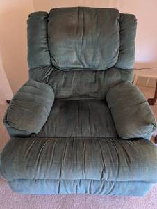 lot 69 image: 1992 Montgomery Wards Massage Chair WORKS