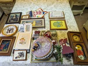 lot 80 image: Decor Collection - See Pictures