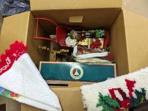 lot 89 image: Christmas Bundle - See Pictures